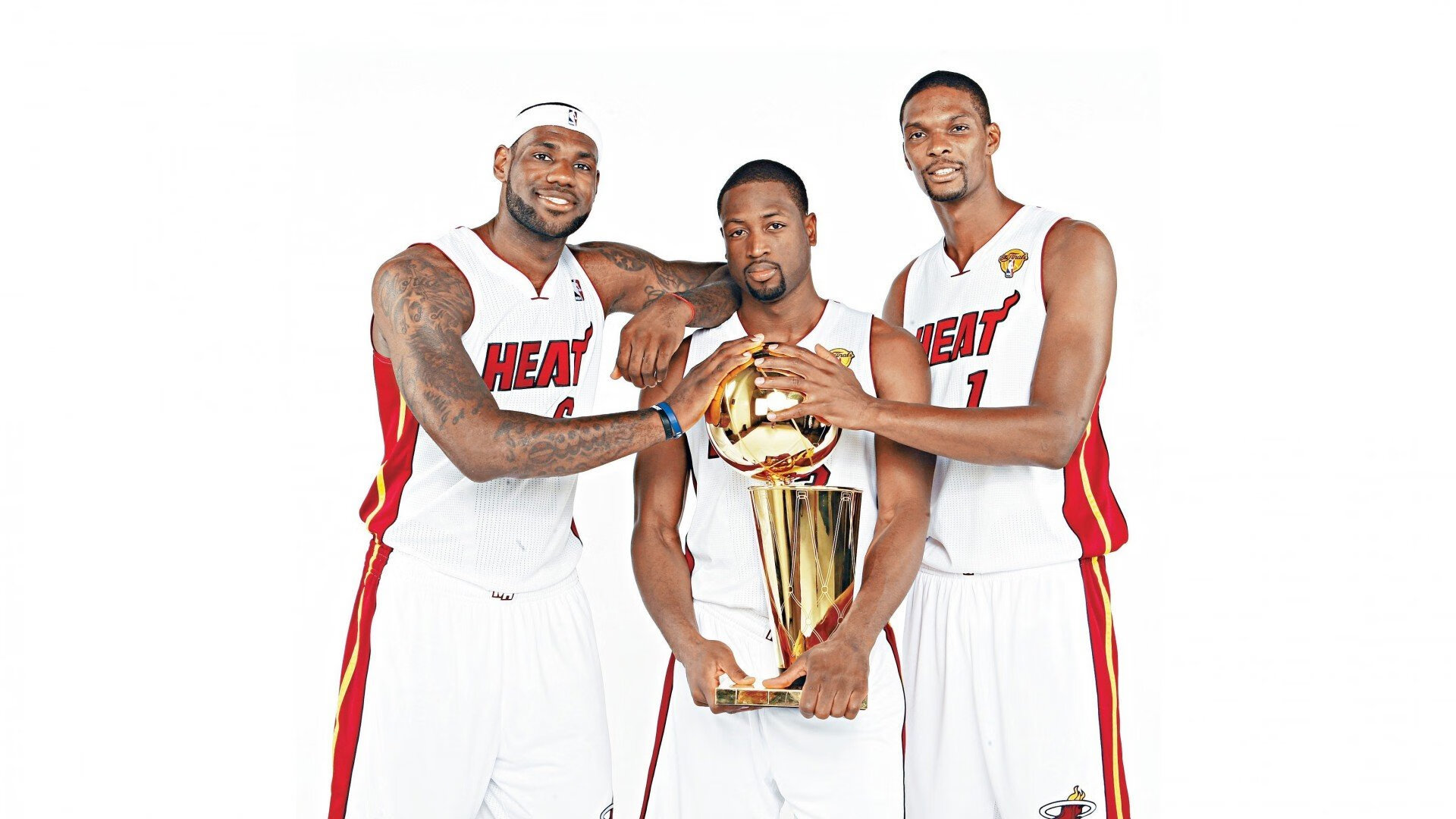 巅峰对决!扣篮大赛新星闪耀全场,创意与力量引爆篮球之夜